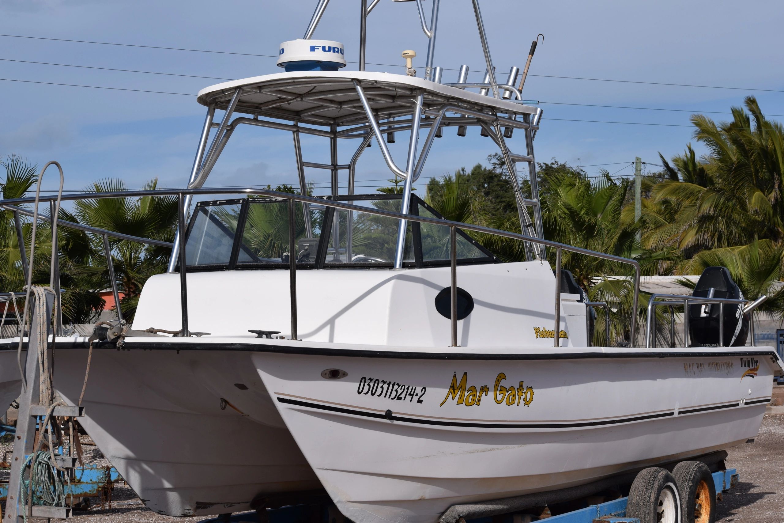 26 FT TWIN-VEE CATAMARAN