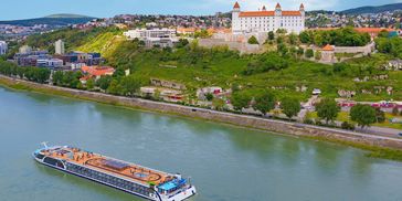 AMA Waterways EXPLORE THE WORLD'S MOST CAPTIVATING RIVERS