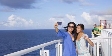 We’re throwing in up to $300 ONBOARD CREDIT when you book a balcony or suite! 