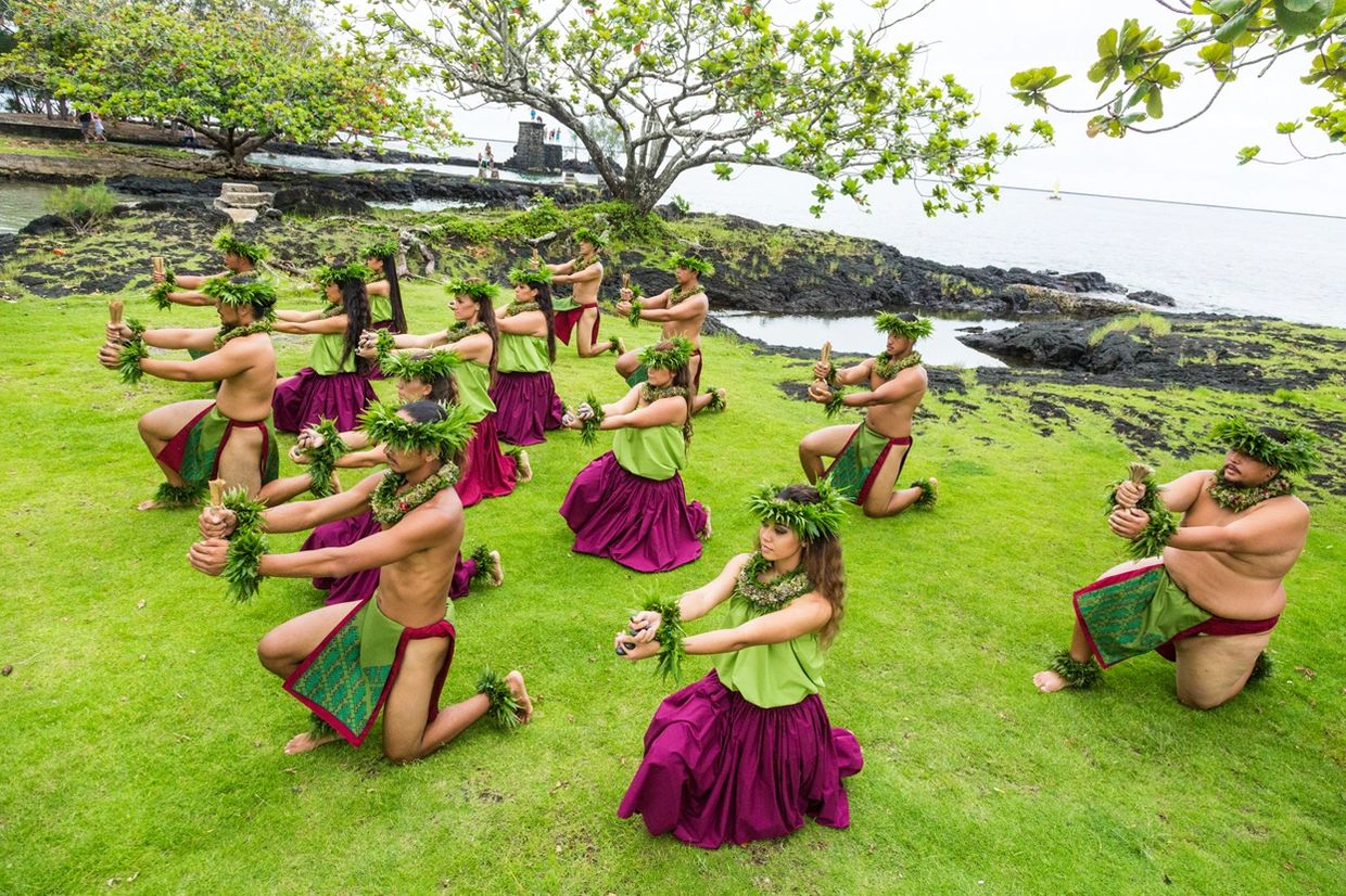 Halau performs hula in park