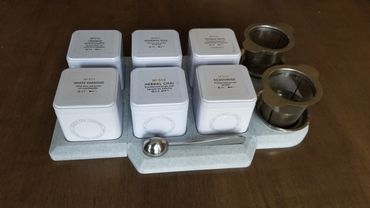 Een thee blik ordener.
