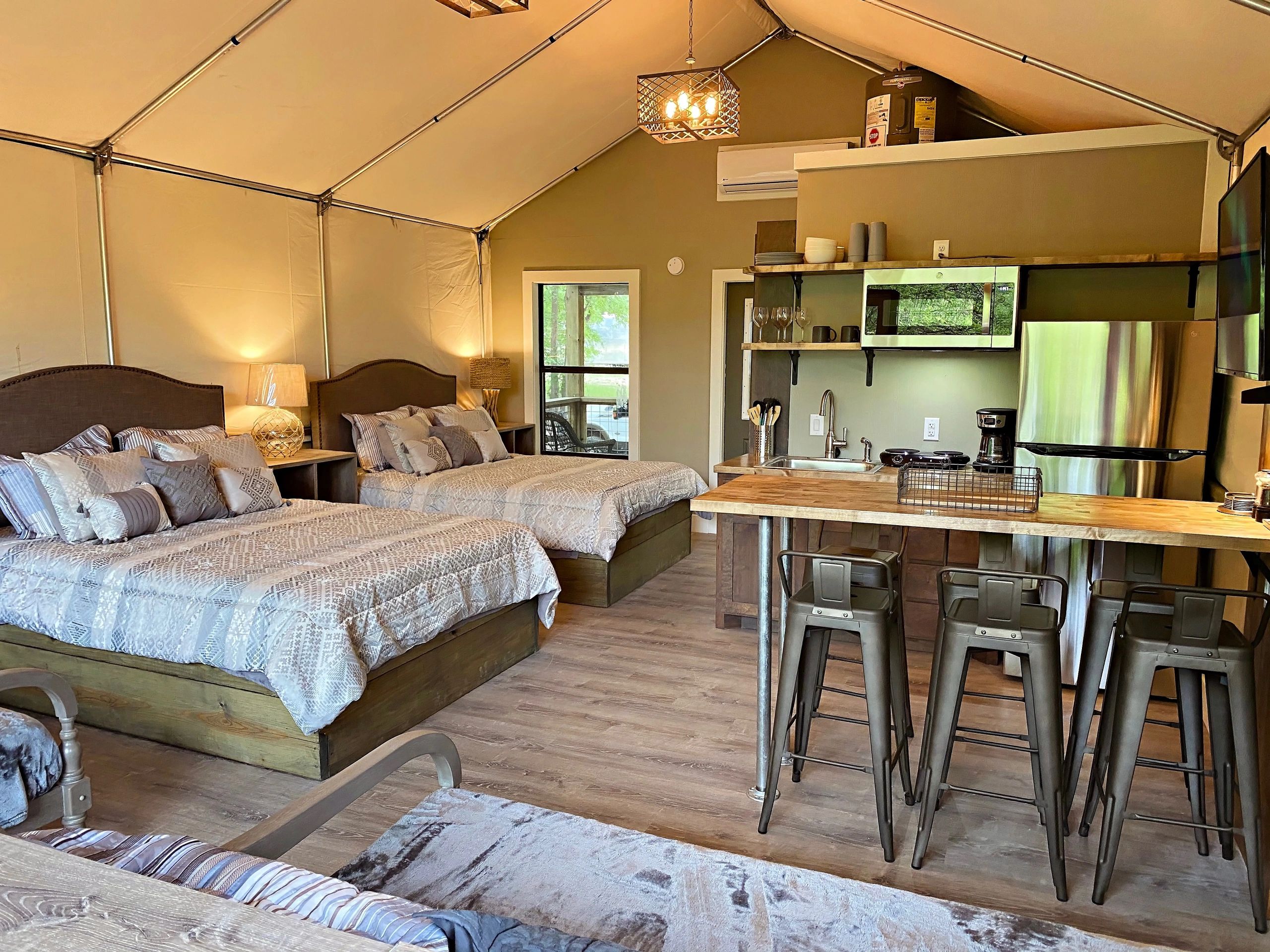 Son's Geronimo Waterfront Cabins, Vacation Rental, Cabin Rentals