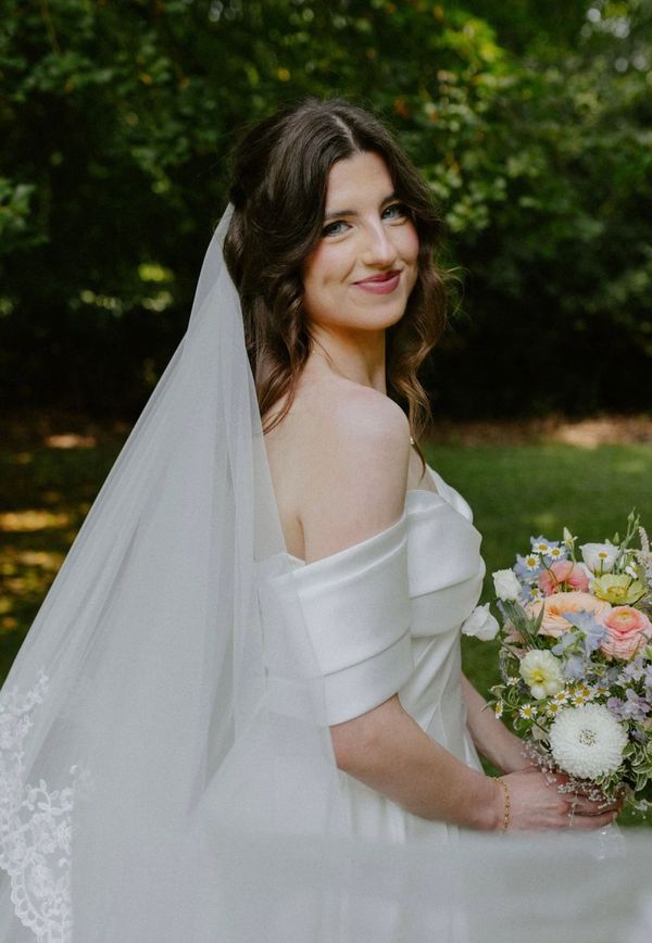 Julia
Bride
@samanthataylorphoto