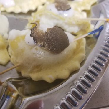 Truffles, ravioli, ricotta, bechamel, mornay, black truffle, upscale appetizer, fancy appetizer 