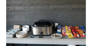 simple catering, luncheon catering, business lunch catering, drop off and pickup catering