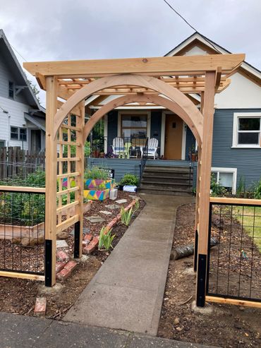 Portland Oregon cedar fence and gate installation 