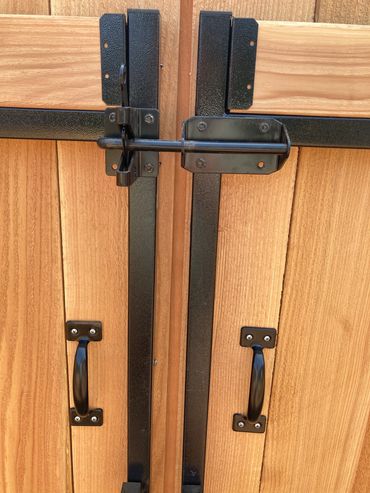Latch and handles on double drive gate system
Portland Oregon cedar fence and gate installation 