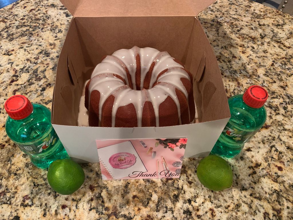 Full Size 7 Up Pound Cake
