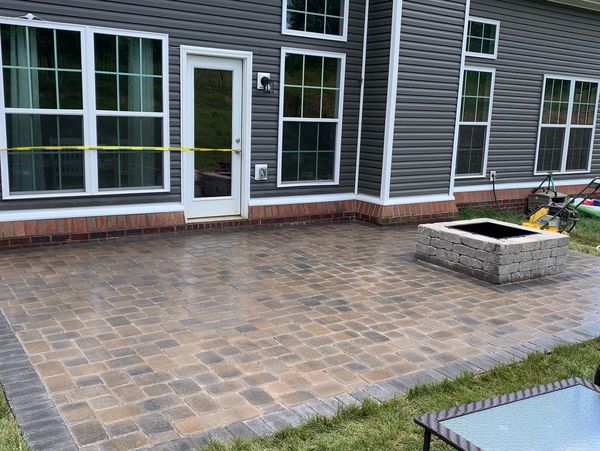 Paver patio with fire pit