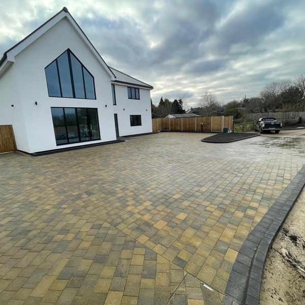 New build house and driveway