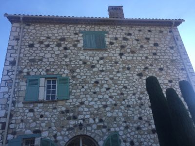 Pose d'une gouttière à Antibes