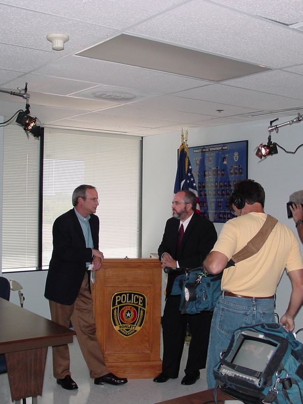 David taping for 48 Hours-CBS, The Law and Mrs. Shelton S17:E4