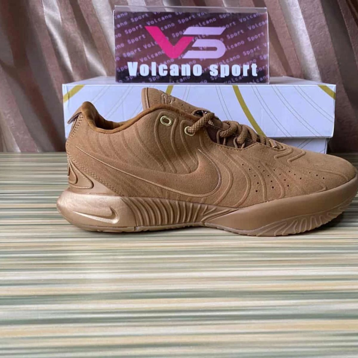 Nike Lebron XXL marron