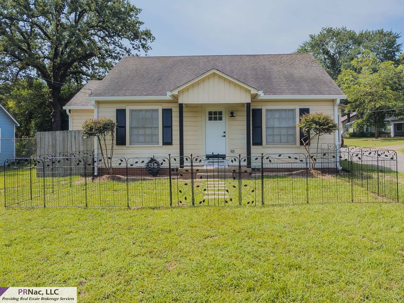 PRNac-LLC-Now Leasing-329-West-Seale-Street-Nacogdoches-TX-75961-3-Bedroom-House