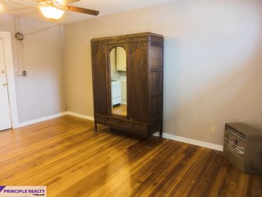 Principle Realty - PRNac - Now Leasing - 412 E Main St - Nacogdoches TX 75961 - 1 Bedroom - Studio