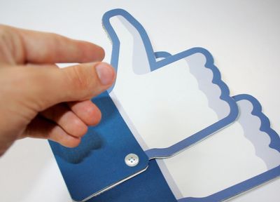 facebook like thumbs up