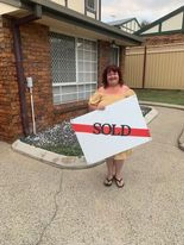 Tessa Thornton - REIQ Licensed Real Estate Agent, Queensland 