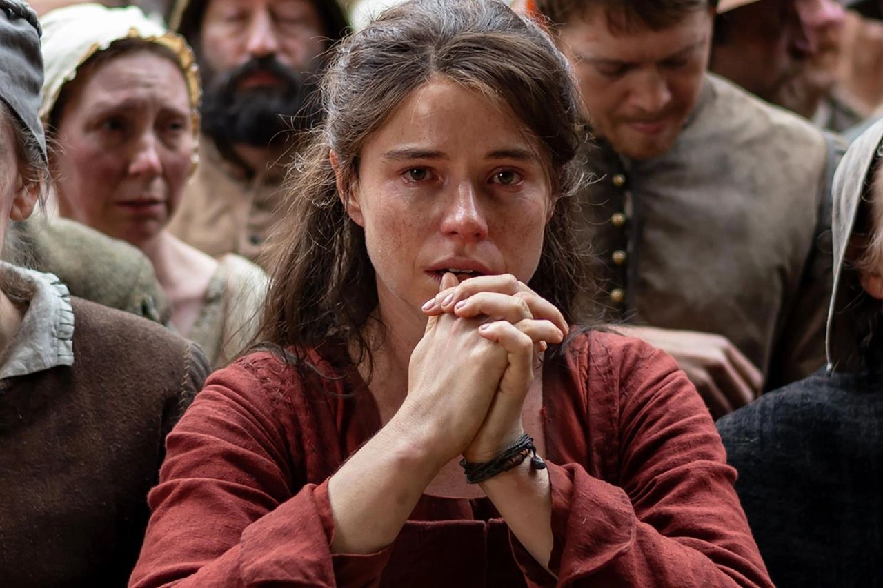 Jessie Buckley, quien da vida a Agnes Shakespeare con una sensibilidad profundamente conmovedora.