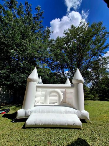 White jumping castle with obstacle, 4mx4m white castle