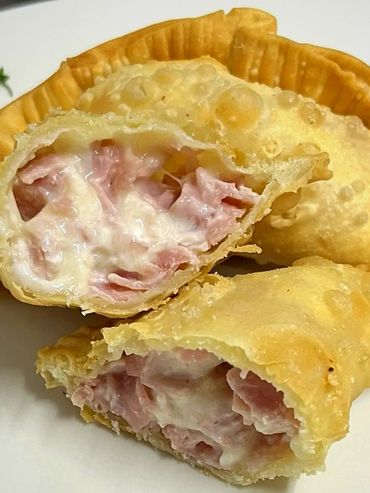 Empanada de Jamon y Queso