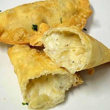 Empanada de Cebolla y Queso