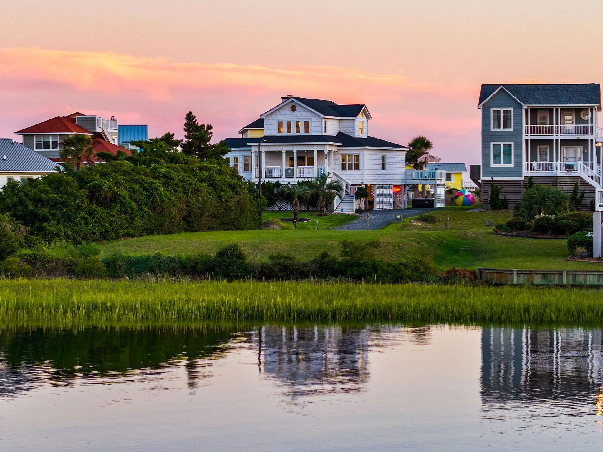The Laylow at Oak Island