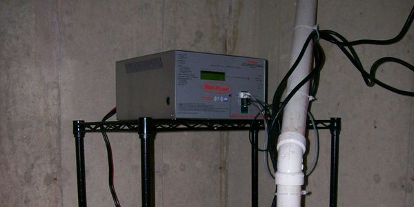 Battery backup pump system