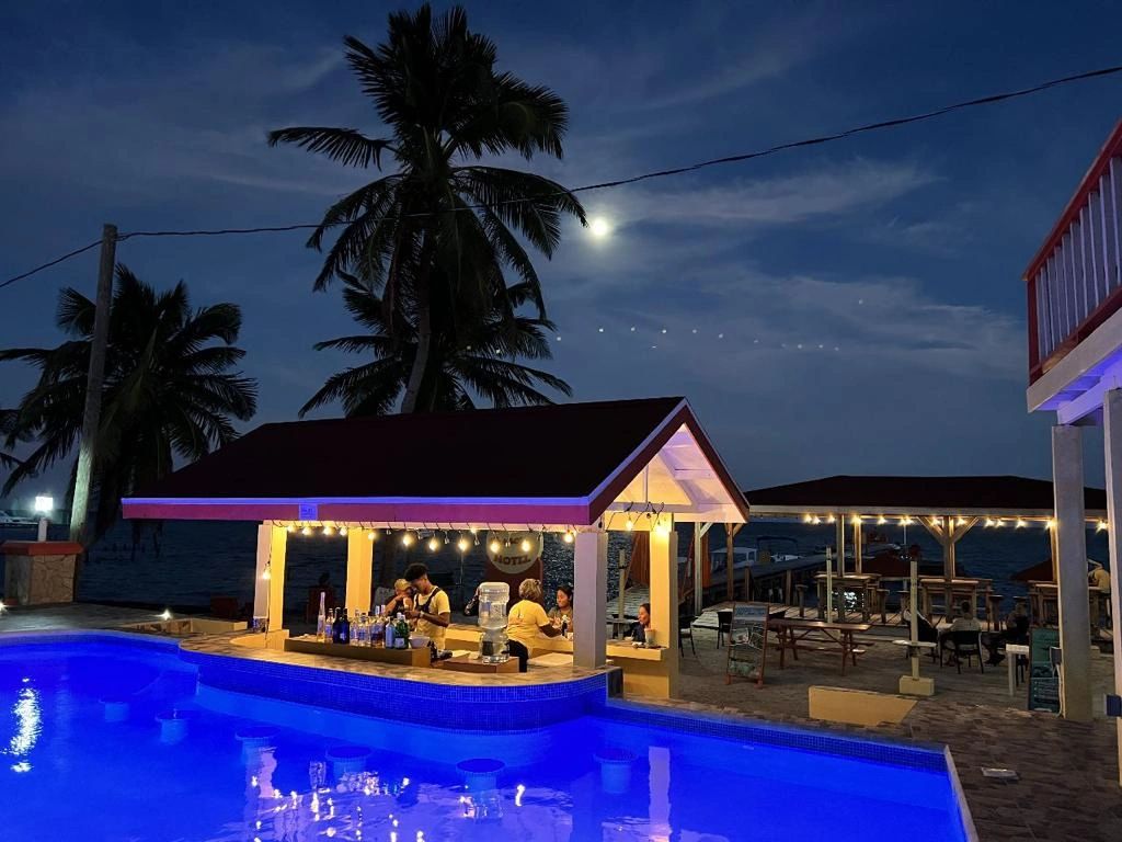 Welcome to Tropical Paradise Hotel - The Best Caye Caulker Hotel