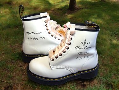 Wedding Dr. Martens 