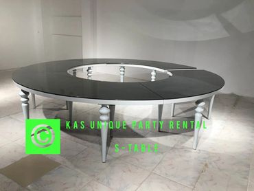 O Table (Glass, white or black top with the opinion of silver, gold ,white, black base
3 gold 
3 sil