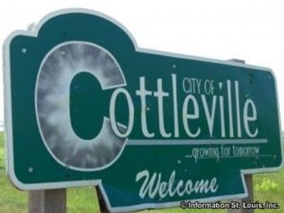 Sign  welcoming people to Cottleville