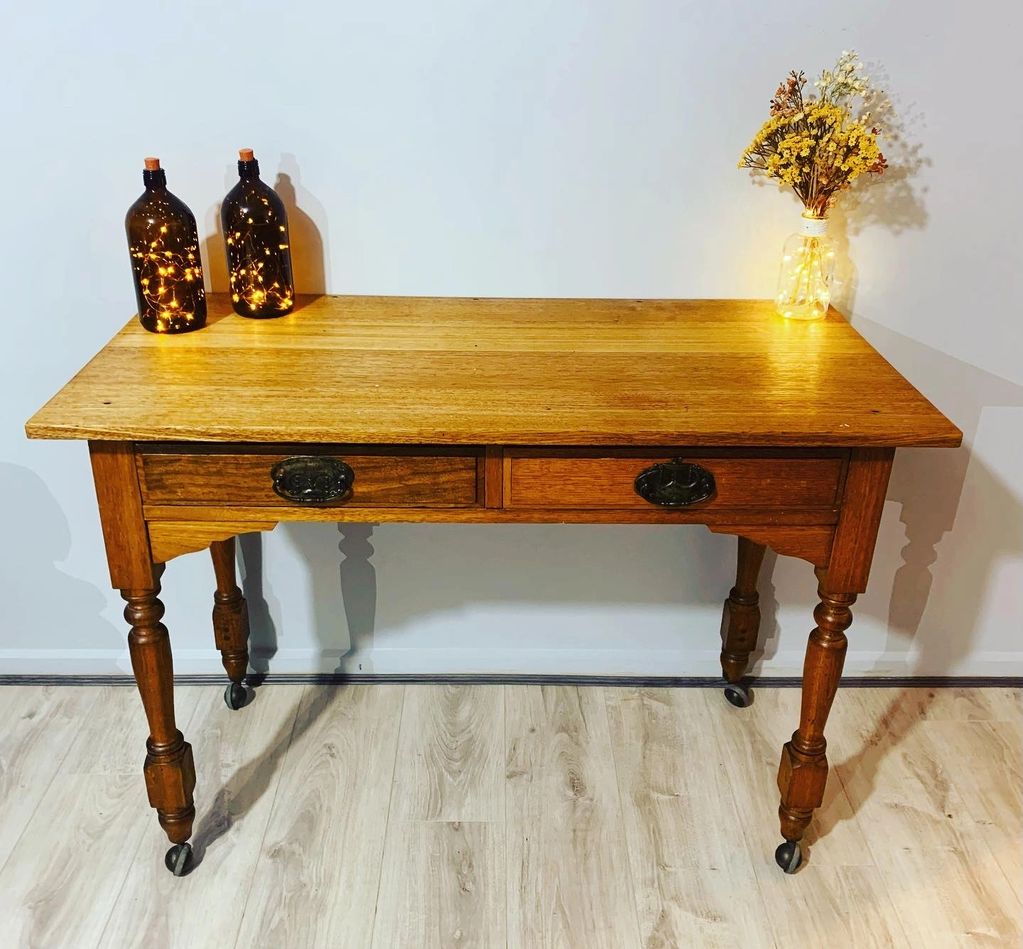 Tassie Oak vintage country style signing table!
original castor feet. 
Freshly refinished top. 
Perf