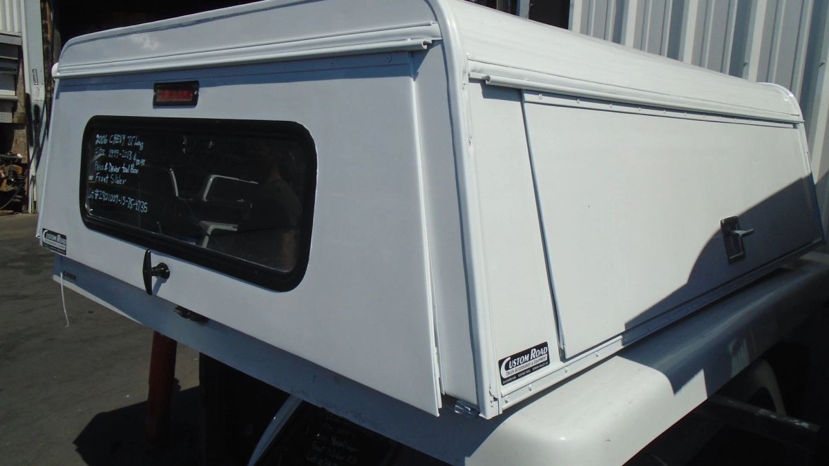 LOT #2801009-15-75-473 /1999-2013, CHEVY 6.5. Short Bed Camper Shell ...