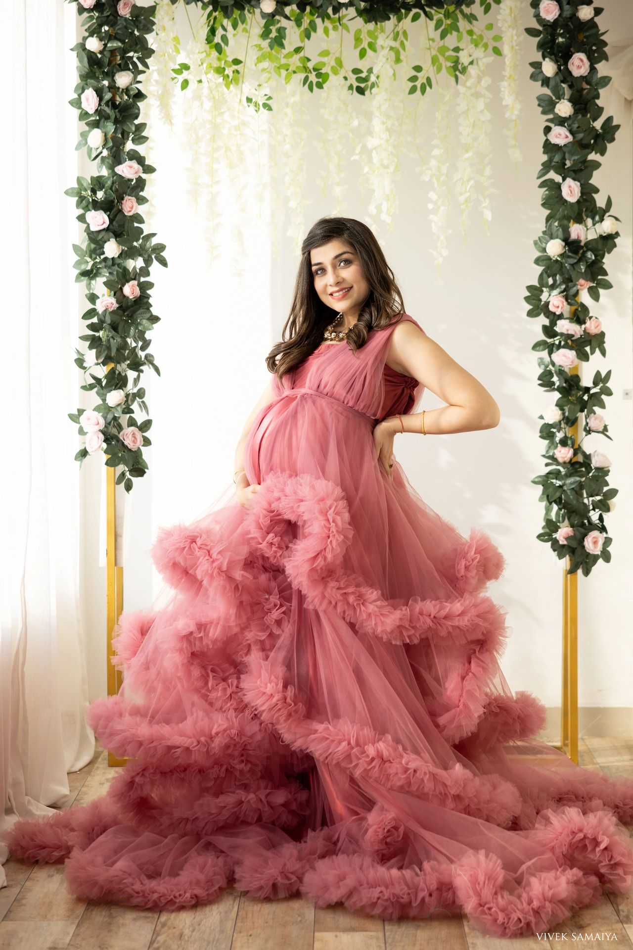 Dresses on rent for maternity photoshoot hotsell