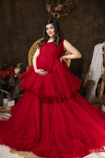 Maternity Photoshoot Gowns on Rent