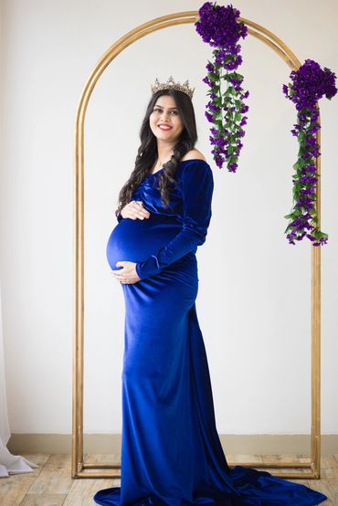 Maternity Photoshoot Gown Rental Service at Rs 1400/day in