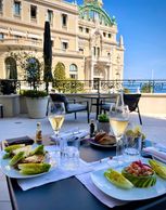 gourmet lunch, cocktail, glass of champagne, magnificent terrace, American Bar, Hotel de Paris Timea