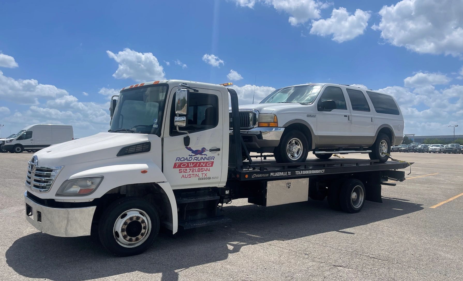 Roadrunner Towing of Pflugerville logo