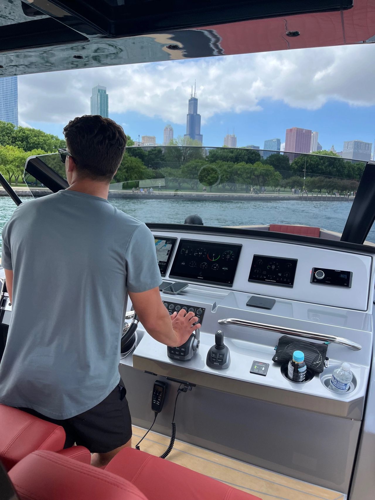 Boat Practice in Chicago/photo courtesy of Boat Safe Chicago boat safety learn to drive a boat boat skills captain a boat boat lessons near me boating lessons boat class boating class