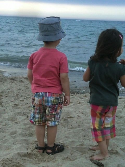 Children enjoying the beach/photo courtesy of Boat Safe Chicago & E. Komazec