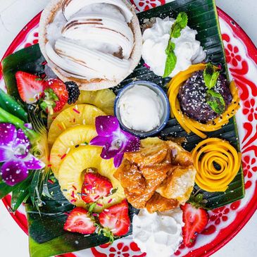 Seasonal salad with fruits