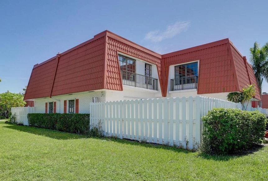 Townhouses of Golfview Harbour