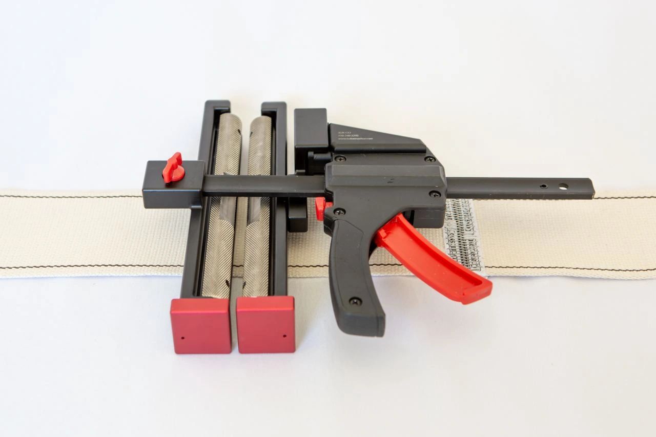 24V DC Table Top Belt Conveyor, 504MM Seamless Belt, Mini Cargo Track For Vending Machines & Pickup