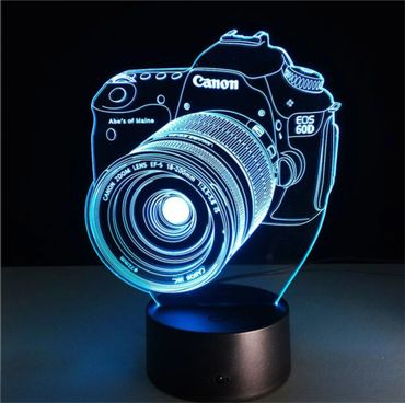 Camara fotográfica. Lámpara Regalo en acrílico cristal 5 mm. Corte y grabado láser. Thematic Shop 