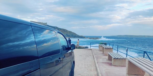 Ix xatt l ahmar during high winds 