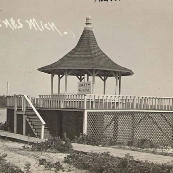 Pointe aux Pins pavilion circa 1910 on the beach by the hotel dock.