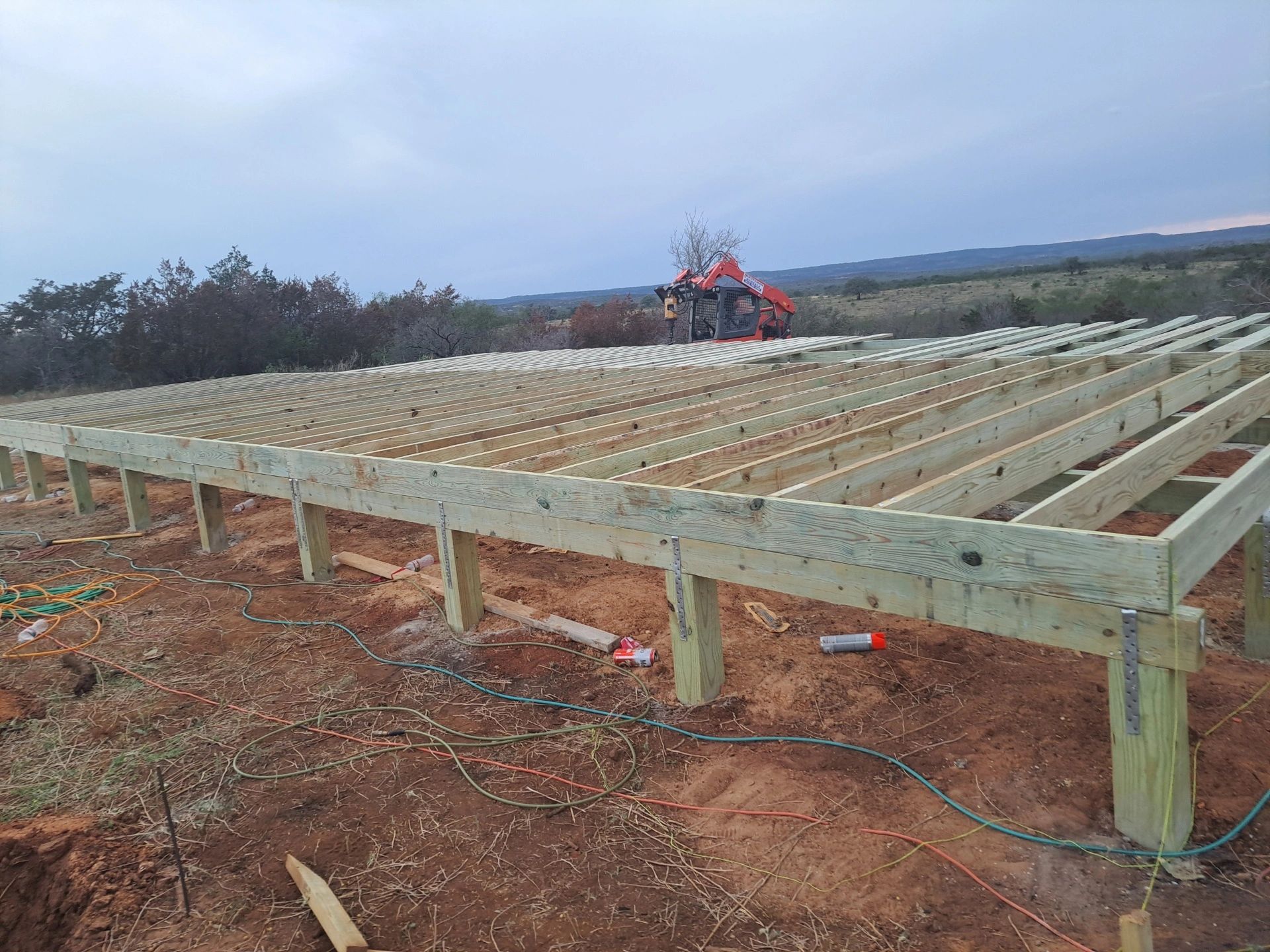 Floor joist framing for a ranch style house