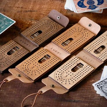 Travel Cribbage Board | KNODY | 3 laid out
