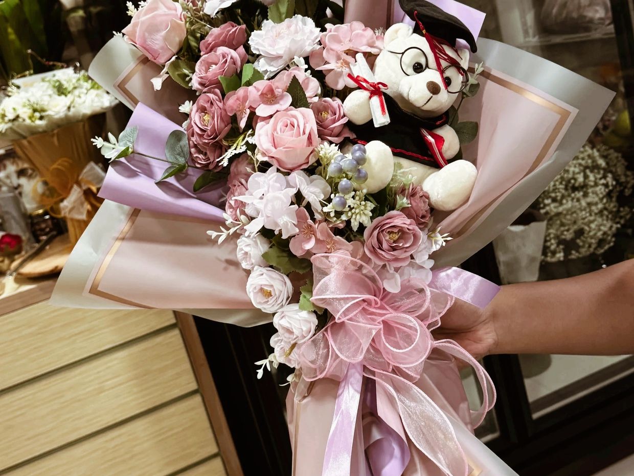 Hand Bouquet - Sri Esah Centre