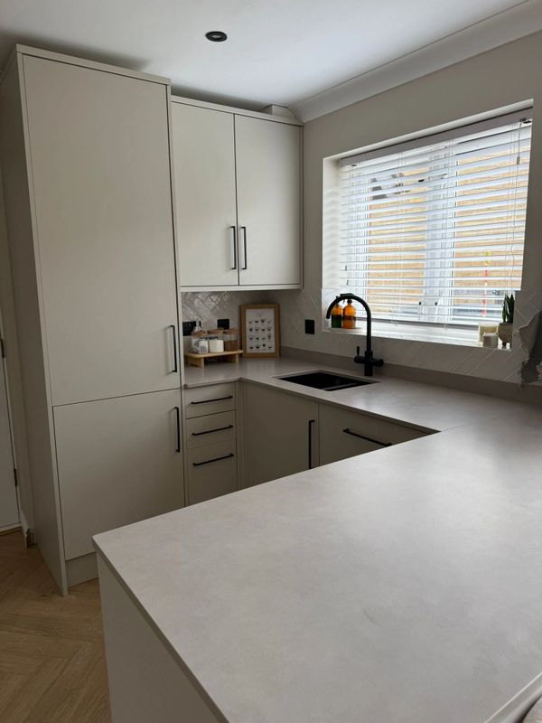 newly fitted howdens kitchen. 